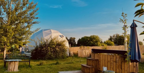 Odprężający Glamping (2 Noce, 2 Osoby) | Glamping Stacja Zieleniec | Nałęczów-Prezent dla Ukochanego_P