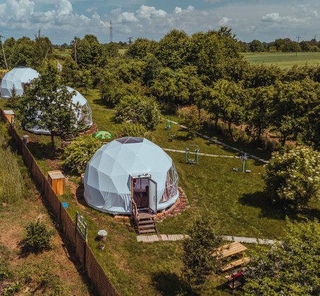 Odprężający Glamping (2 Noce, 2 Osoby) | Glamping Stacja Zieleniec | Nałęczów