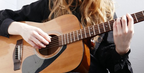 Nauka Gry na Gitarze Akustycznej | Poznań-Prezent dla Dziewczyny_S