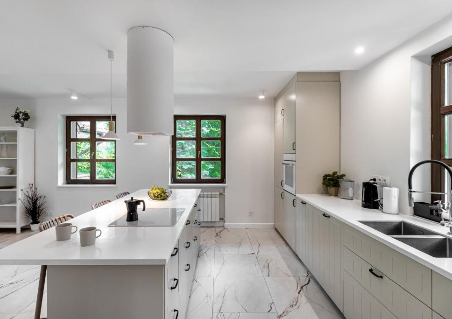 Odprężający Pobyt w Willi na Wyłączność (2 Noce, 14 Osób) | Golden Apartments | Konstancin-Jeziorna