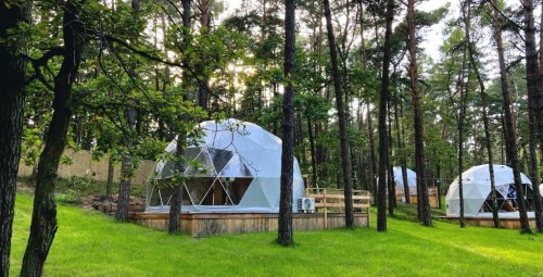 Rekreacyjny Glamping (1 Noc, 4 Osoby) | Planeta Glamping | Prezent dla Rodziny_P