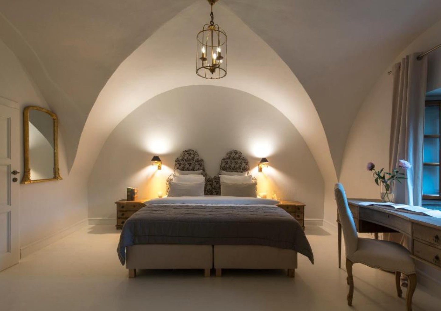 Zachwycający Pobyt w Zamku (2 Noce, 2 Osoby) | Zamek Sarny | Ścinawka Górna