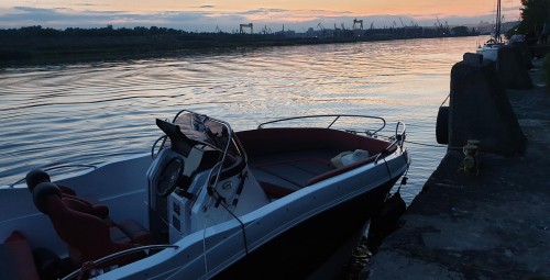 Rejs Motorówką dla Przyjaciół (3 godziny) | Szczecin-Prezent dla Męża_P