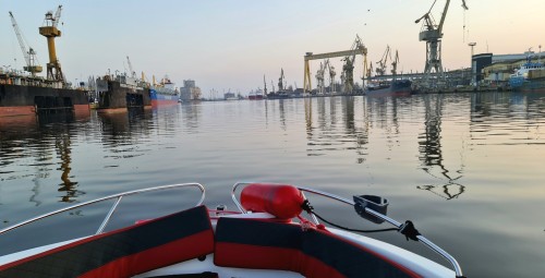 Rejs Motorówką dla Przyjaciół (3 godziny) | Szczecin-Prezent dla Przyjaciół_P