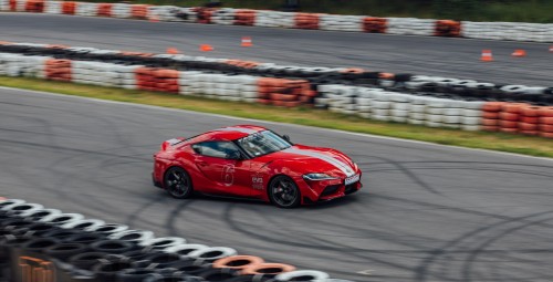 Jazda Toyota GR Supra (1 okrążenie) | Wiele lokalizacji | Prezent dla Faceta_P
