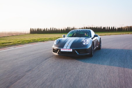 Jazda Porsche 911 Carrera 4 GTS (1 okrążenie) | Wiele lokalizacji 