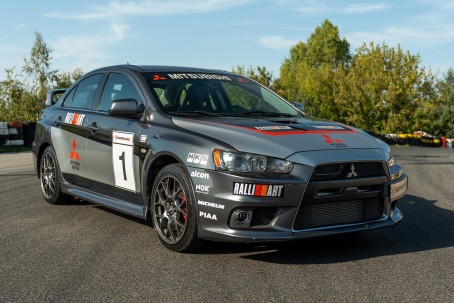 Jazda Mitsubishi Lancer EVO 10 | 1 okrążenie | Wiele Lokalizacji