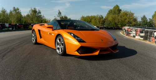 Pojedynek Lamborghini Gallardo vs. Dodge Viper | 2 okrążenia | Wiele Lokalizacji-Prezent dla Mężczyzny_P