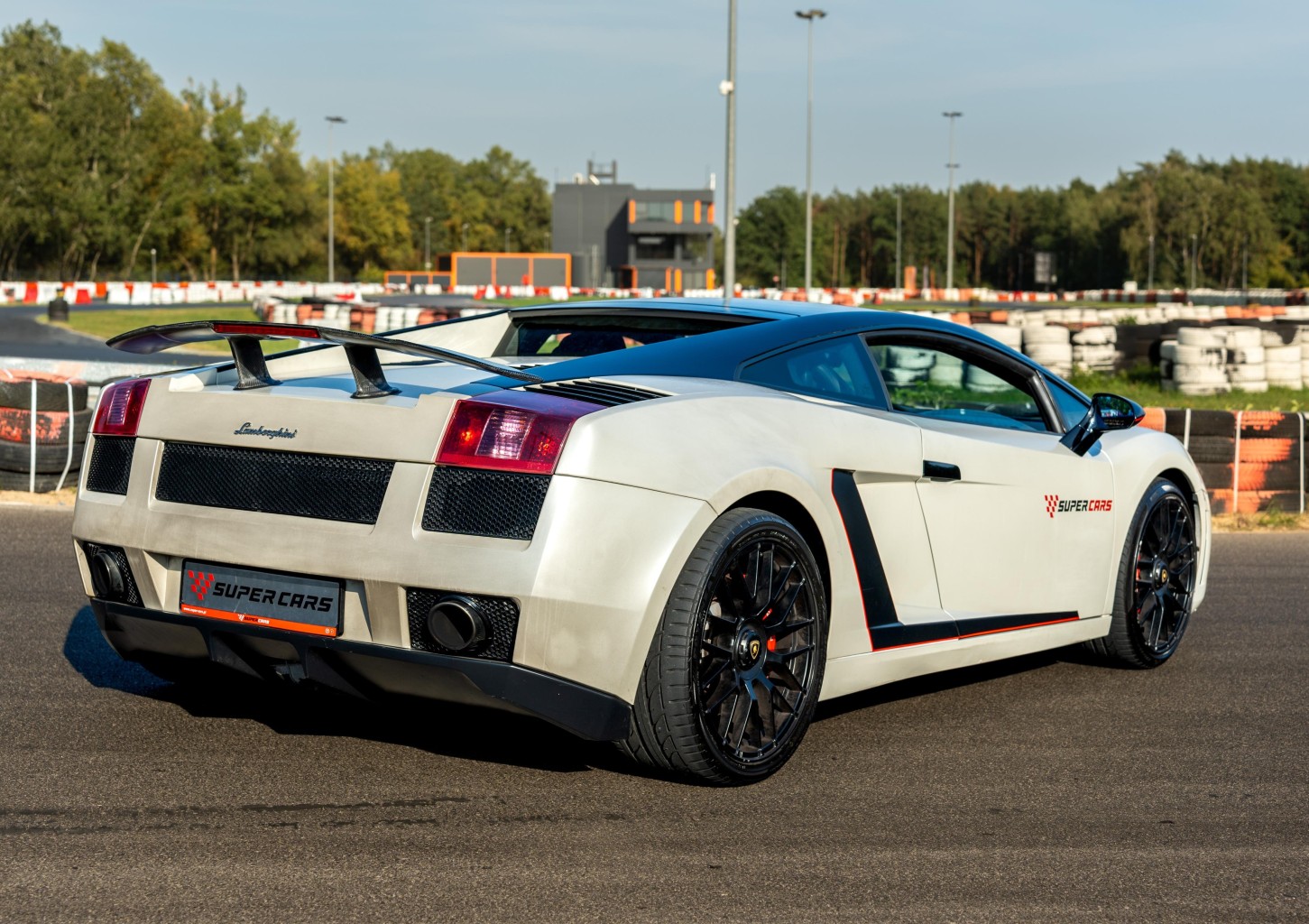 Pojedynek Lamborghini Gallardo vs. Dodge Viper | 2 okrążenia | Wiele Lokalizacji