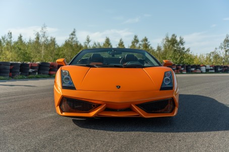 Jazda Lamborghini Gallardo | 2 okrążenia | Wiele Lokalizacji