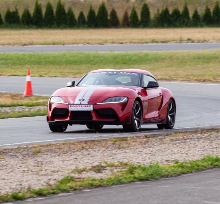 Jazda Toyota GR Supra (3 okrążenia) | Wiele Lokalizacji