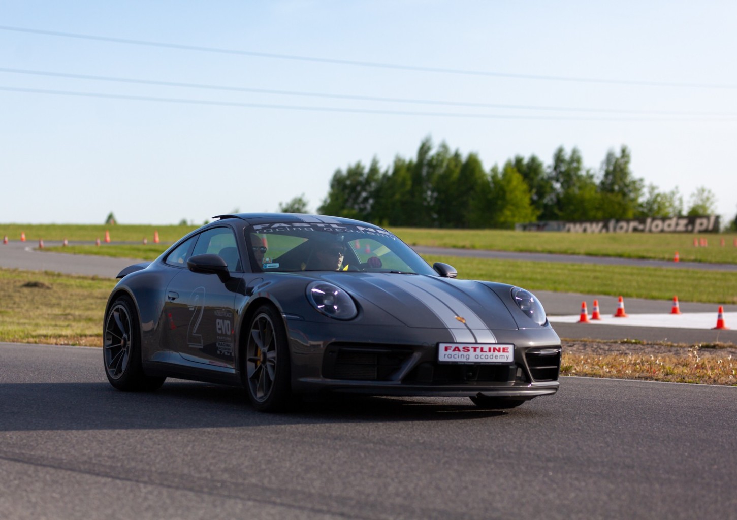 Jazda Porsche 911 Carrera 4 GTS (2 okrążenia) | Wiele Lokalizacji