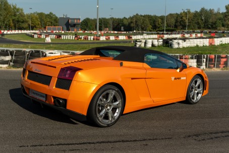 Pojedynek Lamborghini Gallardo vs. Dodge Viper | 4 okrążenia | Wiele Lokalizacji