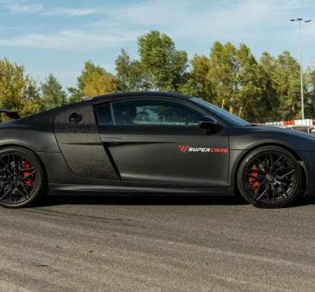 Pojedynek Lamborghini Gallardo vs. Audi R8 V10 | 4 okrążenia | Wiele Lokalizacji