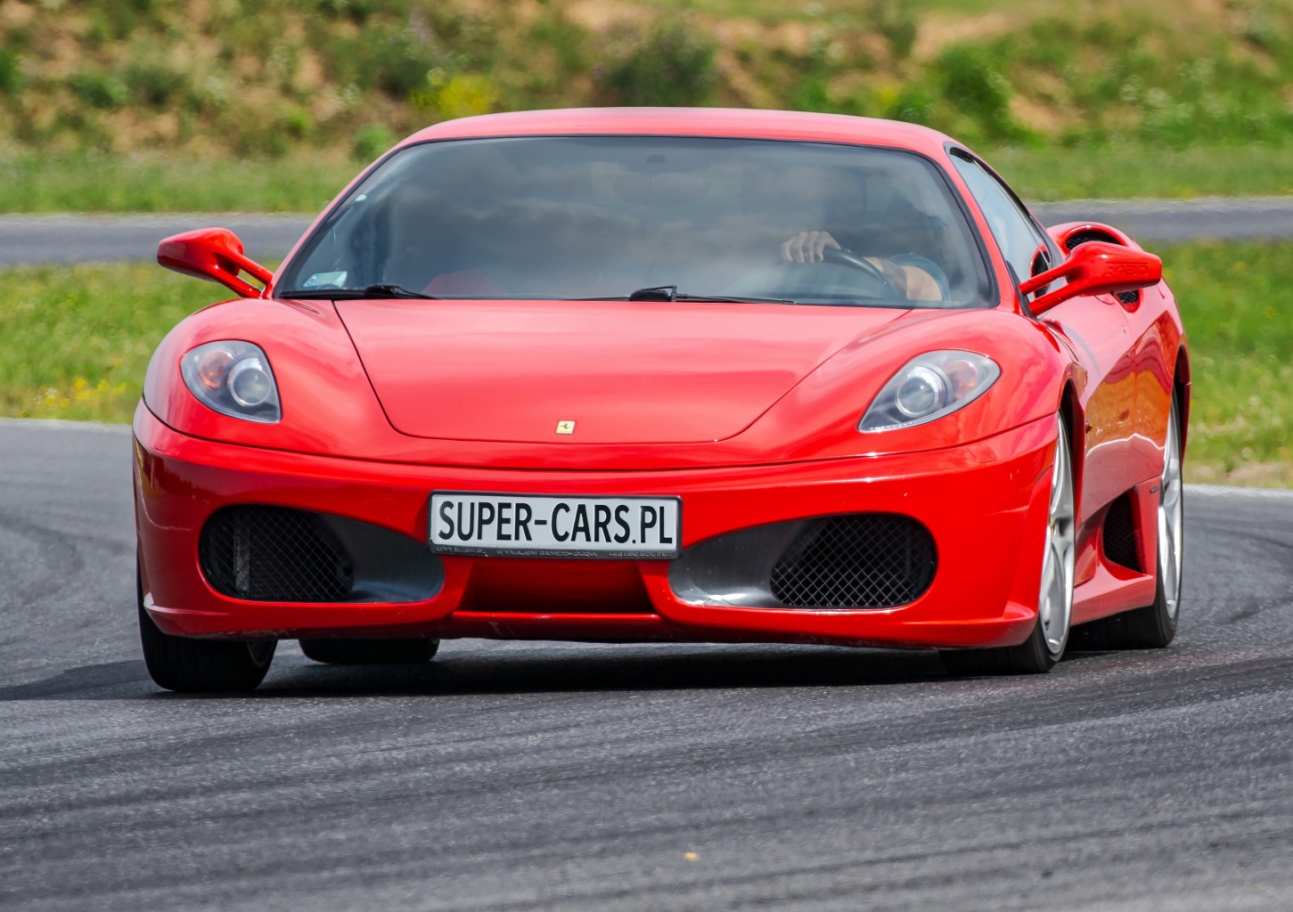 Pojedynek Ferrari F430 vs. Dodge Viper | 4 okrążenia | Wiele Lokalizacji