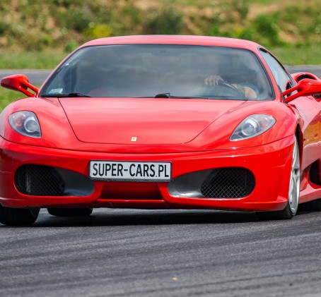 Pojedynek Ferrari F430 vs. Dodge Viper | 4 okrążenia | Wiele Lokalizacji