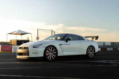 Pojedynek Ferrari F430 vs. Nissan GTR | 4 okrążenia | Wiele Lokalizacji-Prezent dla Ukochanego_P