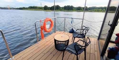 Odprężający Pobyt w Domku na Wodzie (2 Noce, 7 Osób) | HouseBoat Odra | Prezent na Imieniny_P