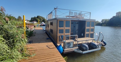 Odprężający Pobyt w Domku na Wodzie (2 Noce, 7 Osób) | HouseBoat Odra | Prezent dla Znajomych_P