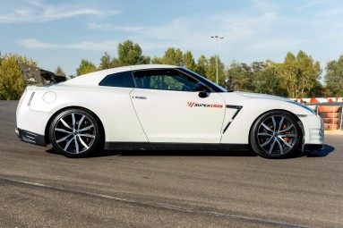 Jazda Nissanem GTR VIP Extreme (2 okrążenia) | Wiele Lokalizacji-Prezent dla Niej_P