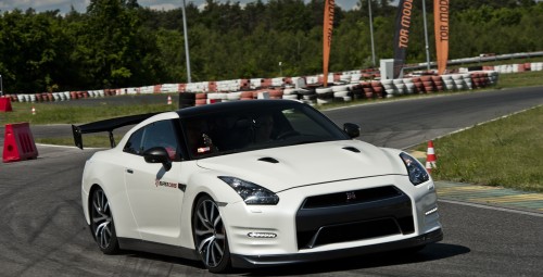 Jazda Nissanem GTR VIP Extreme (2 okrążenia) | Wiele Lokalizacji-Prezent na Święta_P