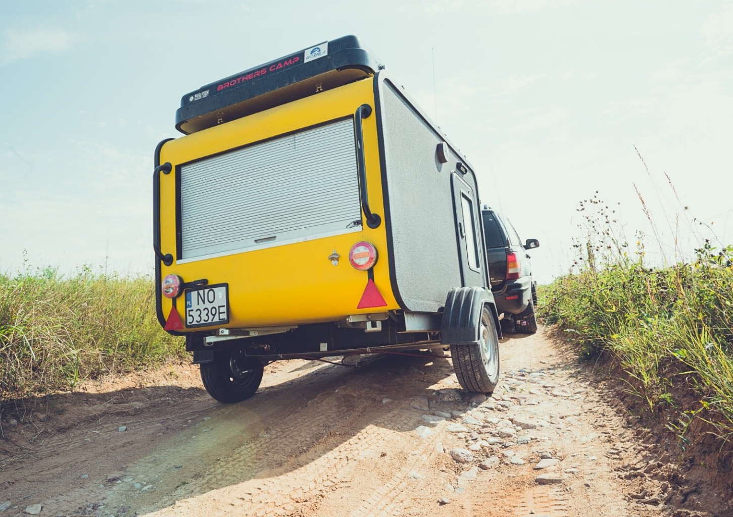 Weekendowa Wyprawa Samochodem z Przyczepą dla Przyjaciół | Cała Polska