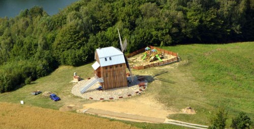 Rodzinny Pobyt w Wiatraku (2 Noce, 4 Osoby) | Wiatrak w Ręboszewie | Kartuzy-Prezent dla Przyjaciół_P