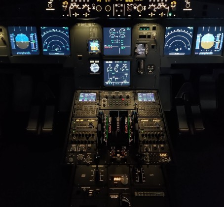 Lot w Symulatorze Airbus A320 (30 minut) | Warszawa