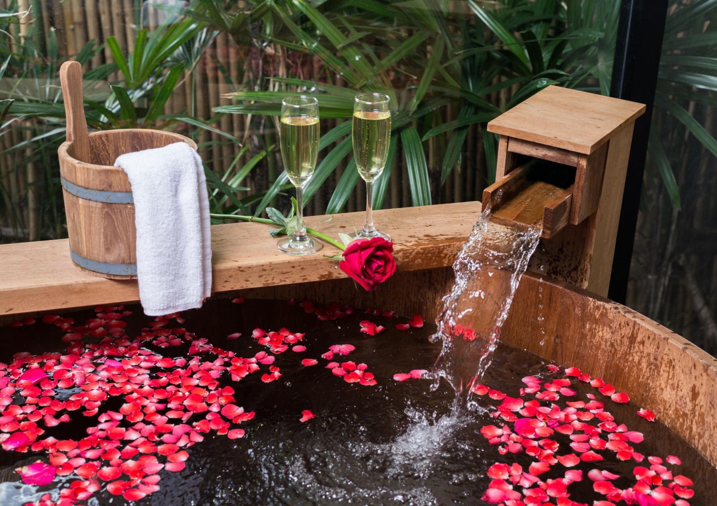 Kąpiel Bambusowa z Lampką Wina dla Dwojga | Szczecin