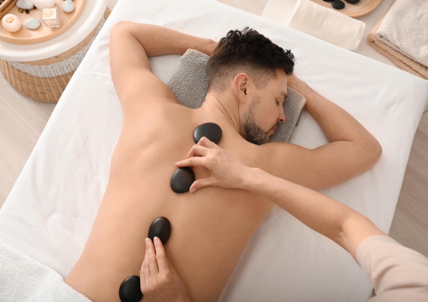 Masaż Gorącymi Kamieniami dla Niego | Katowice