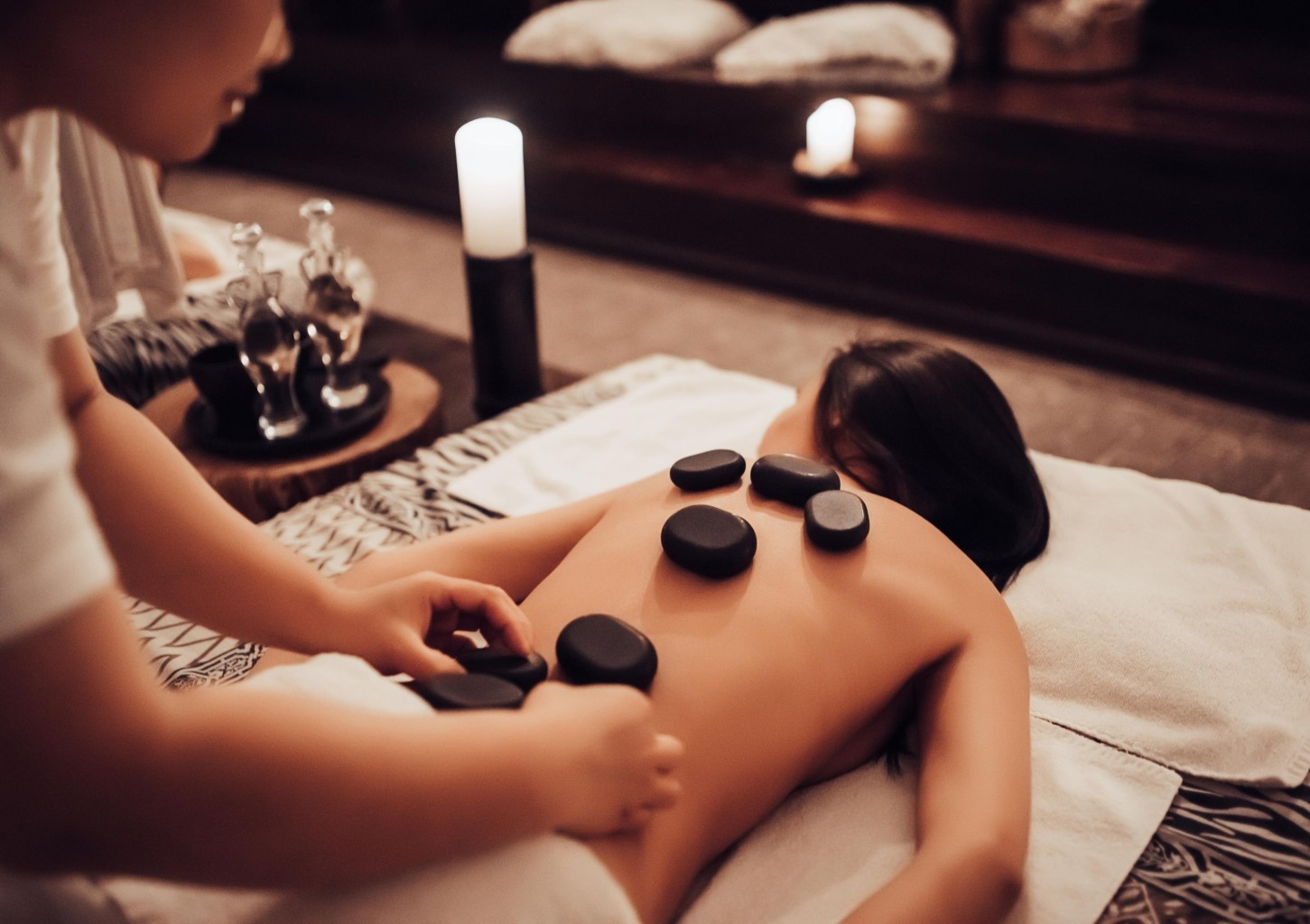 Masaż Gorącymi Kamieniami (60 minut) | Sosnowiec