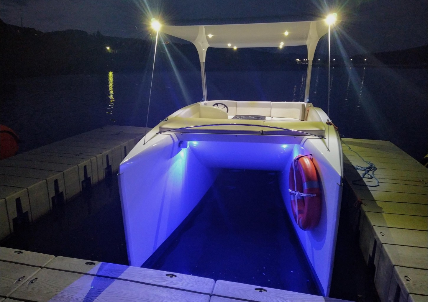 Romantyczny Rejs Elektrycznym Katamaranem dla Dwojga | Jezioro Rożnowskie (Nowy Sącz - okolice)