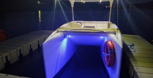 Romantyczny Rejs Elektrycznym Katamaranem dla Dwojga | Jezioro Rożnowskie (Nowy Sącz - okolice) | Prezent dla Dwojga_P