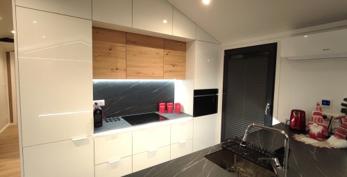 Odprężający Pobyt w Domku na Skraju Rzeki (2 Noce, 6 Osób) | HouseBoat Odra | Prezent dla Babci i Dziadka_P