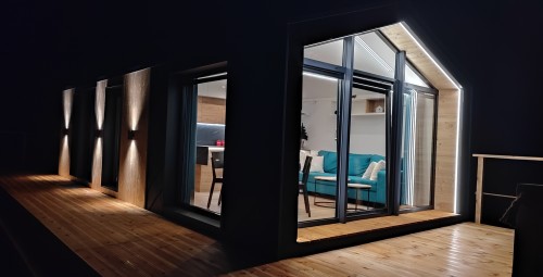 Odprężający Pobyt w Domku na Skraju Rzeki (2 Noce, 6 Osób) | HouseBoat Odra | Prezent dla Przyjaciela_P