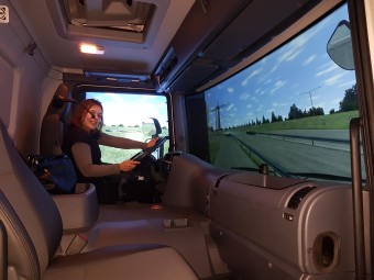 Jazda w Symulatorze Autobusu i Samochodu Ciężarowego | Piastów-Prezent dla Taty_P