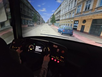 Jazda w Symulatorze Autobusu i Samochodu Ciężarowego | Wrocław-Prezent dla Mężczyzny_P