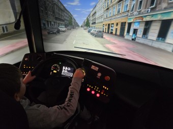Jazda w Symulatorze Autobusu i Samochodu Ciężarowego | Wrocław-Prezent dla Niego_P