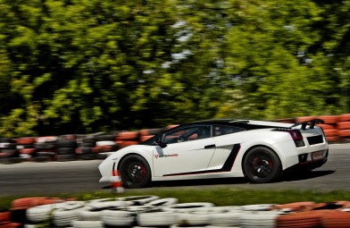 Pojedynek Lamborghini Gallardo vs. Dodge Viper | 2 okrążenia | Tor Główny Poznań-Prezent dla Dziewczyny_P