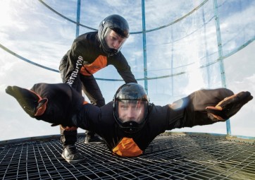 Lot w Tunelu Aerodynamicznym dla Dwojga | Modlin | Prezent dla Dwojga_P