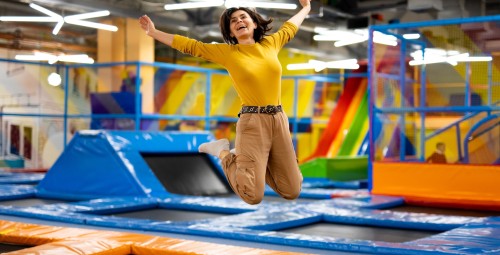 Szalona Zabawa w Parku Trampolin dla Przyjaciół (60 minut) | Suwałki-Prezent dla ZNajomych_S