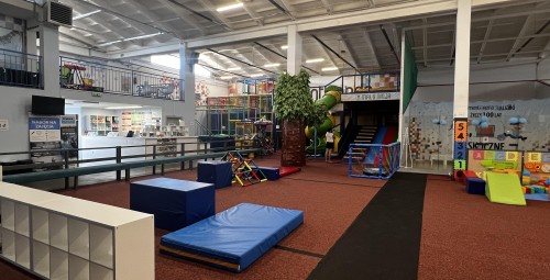 Szalona Zabawa w Parku Trampolin dla Przyjaciół (120 minut) | Suwałki-Prezent dla Przyjaciół_P