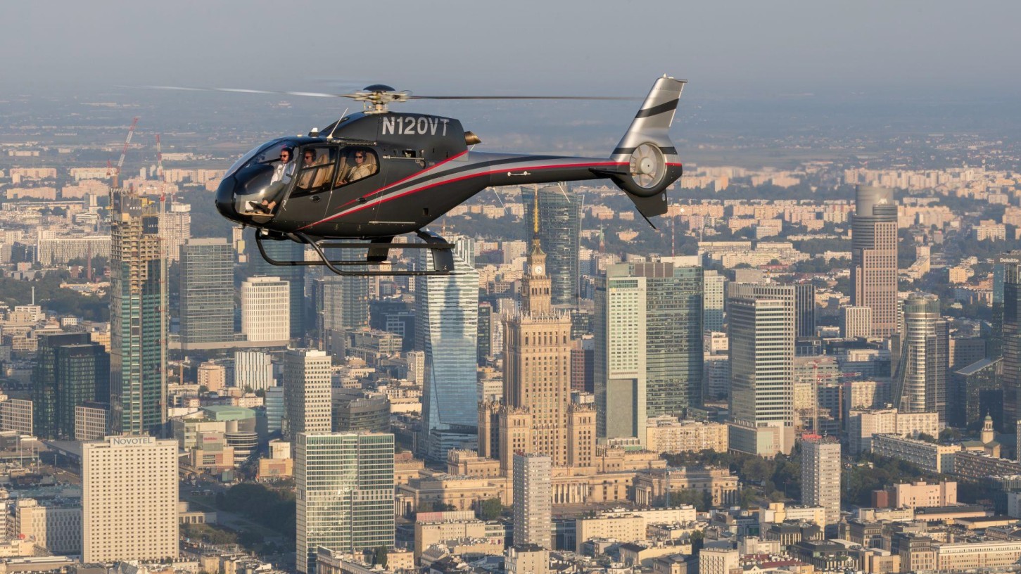 Ekskluzywny Lot Helikopterem (30 minut) | Warszawa