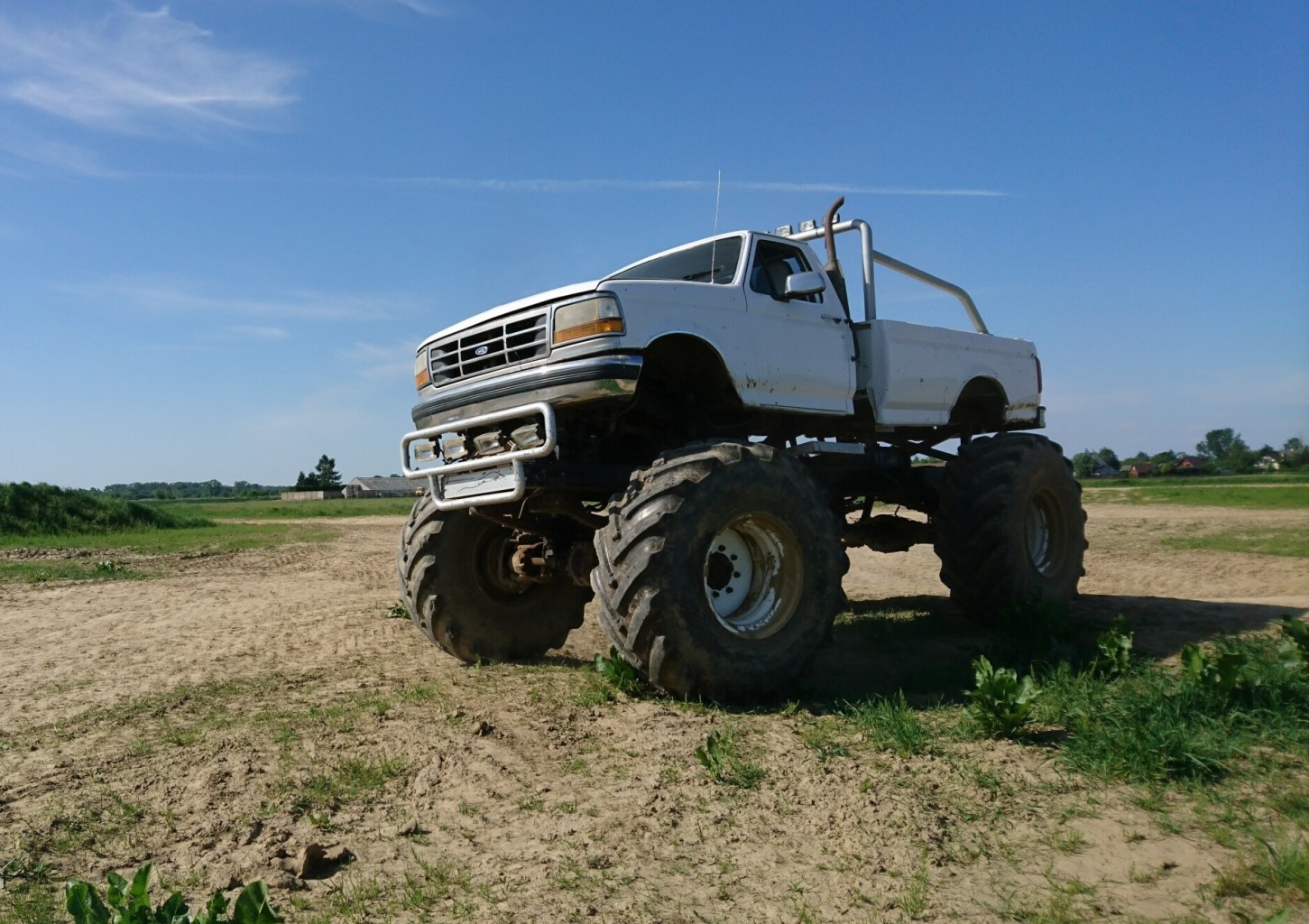 Jazda Co-Drive Monster Truckiem (3 osoby) | Wiele Lokalizacji