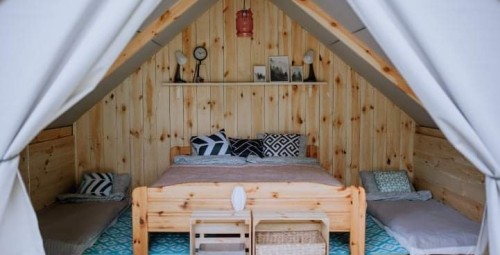 Urokliwy Pobyt w Szałasie (1 Noc, 2 Osoby) | Siedlisko Raz Się Żyje | Adamów-Prezent na Walentynki_P