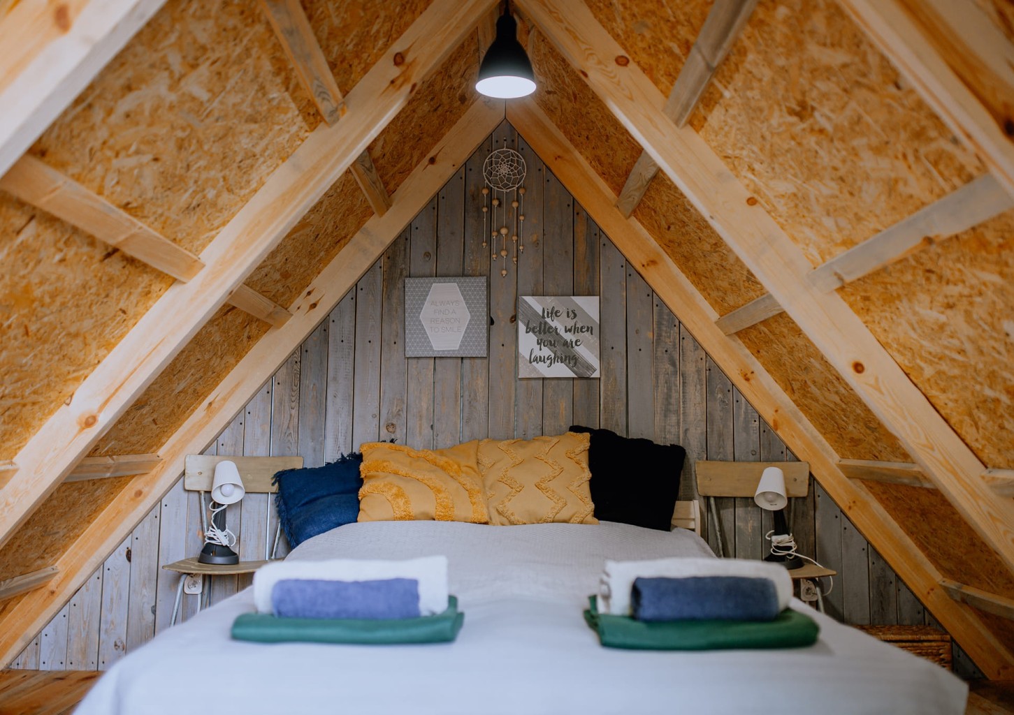 Urokliwy Pobyt w Szałasie (1 Noc, 2-4 Osoby) | Siedlisko Raz Się Żyje | Adamów