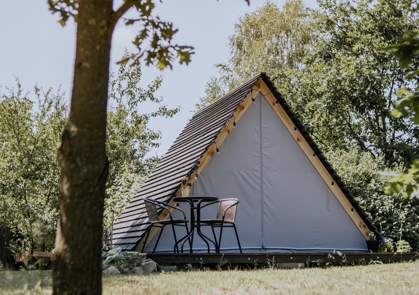 Urokliwy Pobyt w Szałasie (2 Noce, 2-4 Osoby) | Siedlisko Raz Się Żyje | Adamów