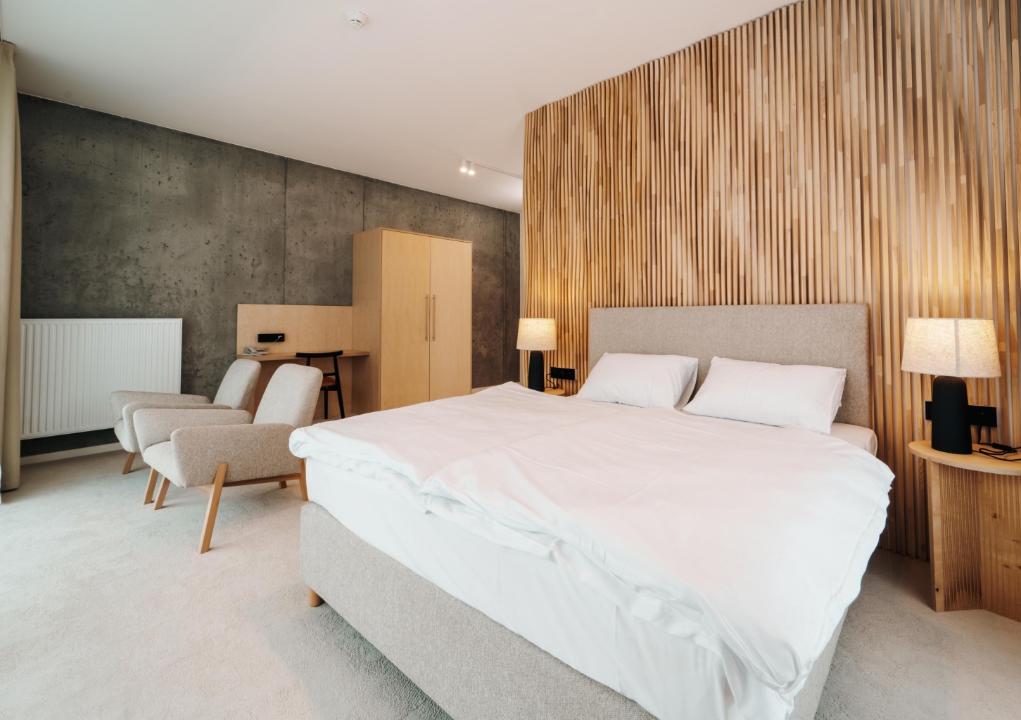 Zachwycający Pobyt (1 Noc, 2 Osoby) | ARCHE Fabryka Samolotów | Mielno