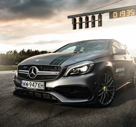 Jazda Mercedesem AMG A45 dla Dwojga (10 okrążeń) | Kielce