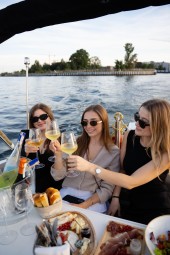 Rejs Motorówką na Wyłączność dla Znajomych | Gdańsk-Prezent dla Przyjaciół_P